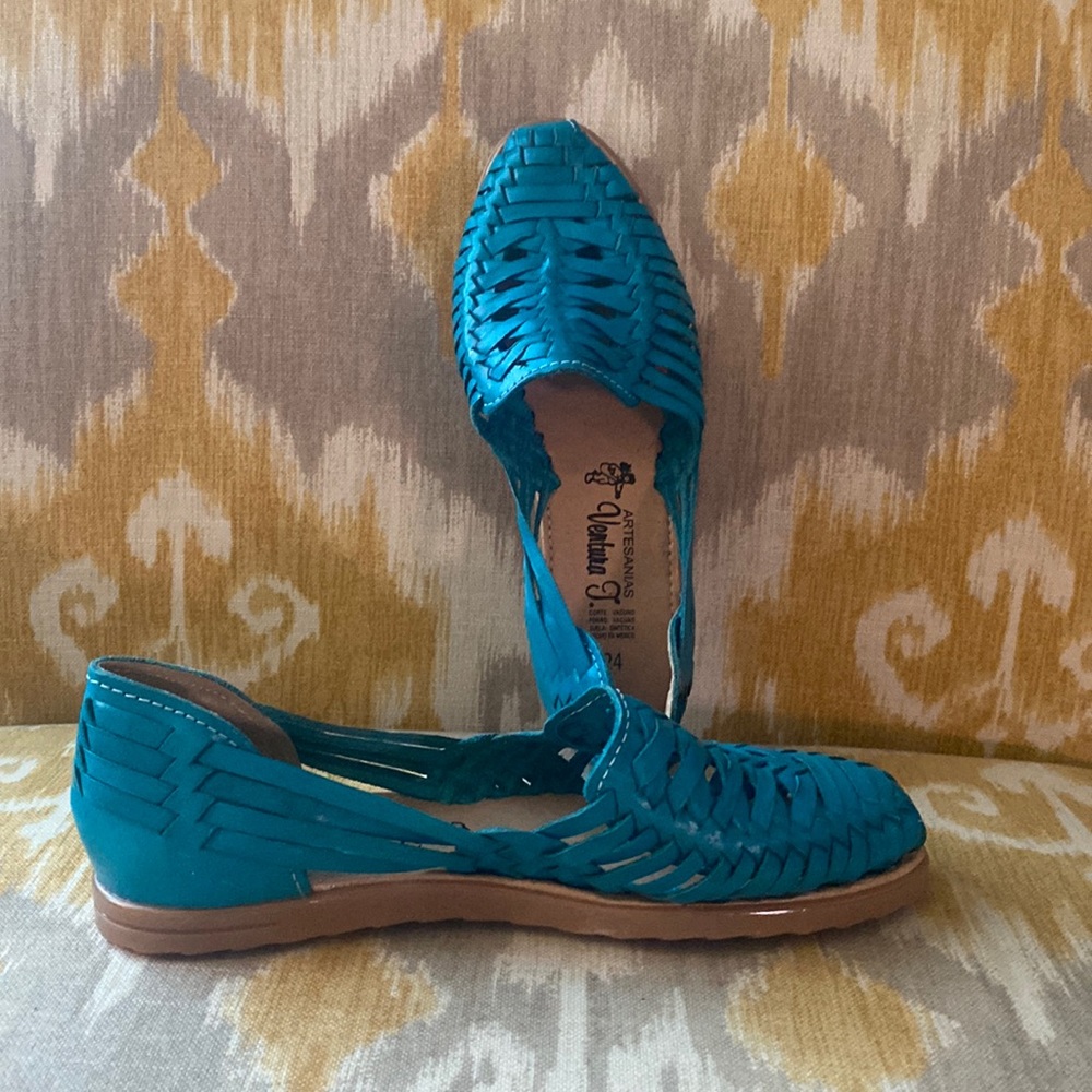 Turquoise Huraches Size 7